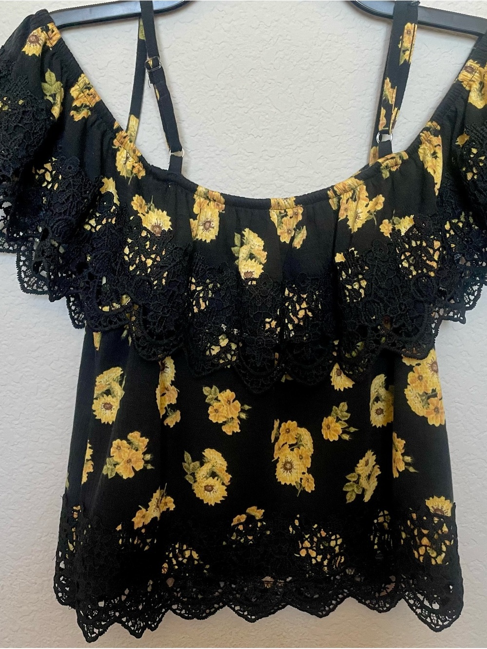 No Boundaries Black Floral Lace-Trim Off-Shoulder Cami XL